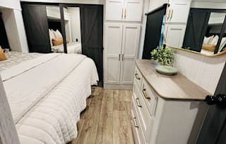 2 bedroom 2 bath + loft luxury retreat sleeps 6-8