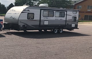 Bunkhouse Travel Trailer (sleeps 8): Ready-to-Go!!