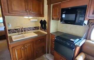 32 ft Class C Bunkhouse