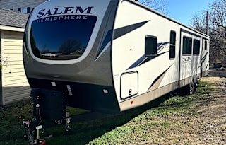 2023 Travel Trailer sleeps up to 12, 2 bathrooms!
