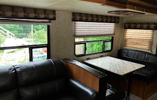Kid and Pet Friendly Vacationland RV!