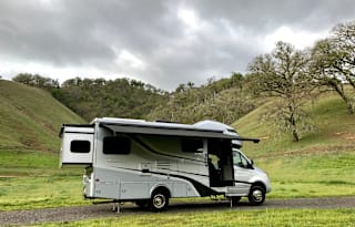 GLAMPING AT ITS FINEST /Mercedes Chassis/ Tiffen