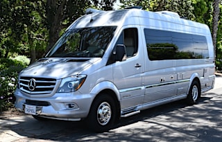 2014 Airstream RV Interstate Interstate Lounge Wardrobe