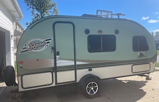 Perfect Couples Retreat Camper - 2016 R-Pod
