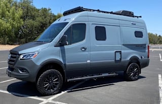 2022 Winnebago Revel 44E