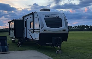 2022 KZ Connect 322BHK