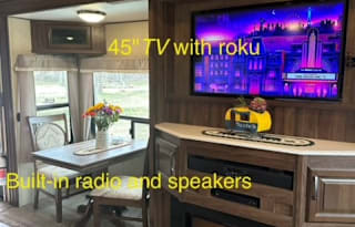 Adventure Seekers Luxury 5th wheel-Delivery only