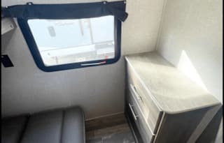 2022 Zinger 2 BR Bunkhouse - perfect for families!