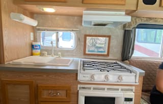 Coachmen RV Freedom Express Low miles