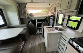 2024 Entegra Odyssey 30Z