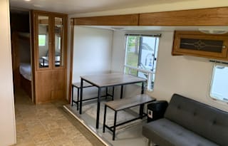 Spacious Kingsport Deluxe Bunkhouse with Updates