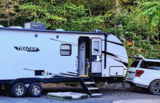 2022 35' Ultralite Bunk House