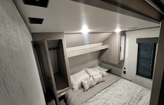Family Friendly Beach Vacay RV - Delivery Only