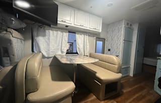 2000 Coachmen RV Leprechaun 290