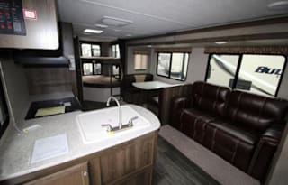 2017 Keystone Bullet  – Spacious & Family-Friendly