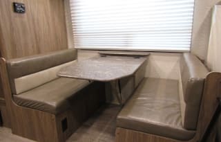 2018 Jayco Redhawk SE 22C - Pet friendly!
