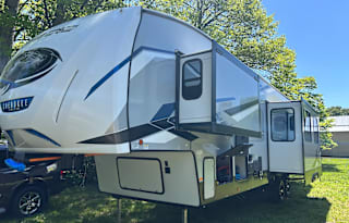 Mansion On Wheels!