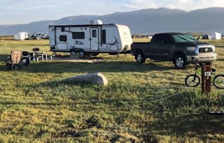 2015 Jayco Jay Flight 23MB - Great layout!