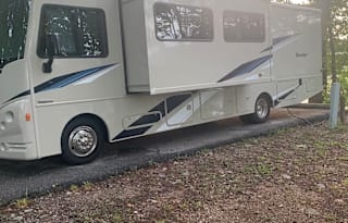 2022 Winnebago Sunstar 32M