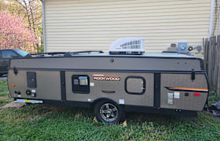 2022 Rockwood Freedom 2318G Pop-up Camper