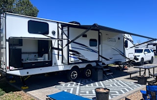 Coachmen Freedom Express Liberty Edition
