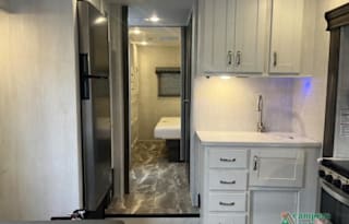 The Cozy Cottage on wheels! Glamping done right!