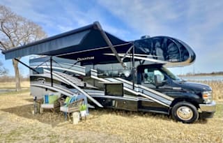 2023 Quantum LF31 Bunkhouse, Dual AC's+Solar (CA)