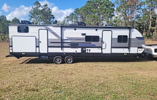 Spacious 2022 Heartland Pioneer DS 320