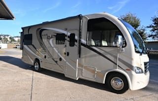Bird's RV Rental: 26' Class A, sleeps 4