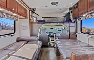 Luxurious Sunseeker 3170DS (Bunk Bed Model)