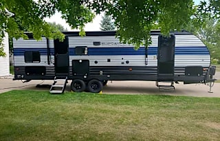 2021 Forest River Cherokee Limited 264DBH; 5 Beds