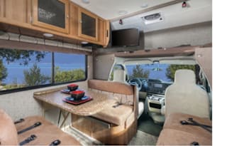 Arie's 2019 Thor Four Winds 29 foot C class