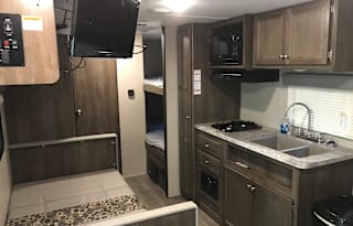 2018 Coleman BH1925