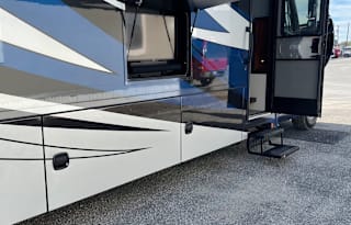 2022 Renegade Renegade Motorcoach 40vbh SUPER C