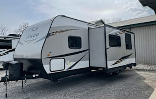 (Unit 34) Light Weight Jayco 267 Trailer w/ bunks