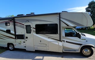 Great 2017 Class C RV, Miles Included, Sleeps 11