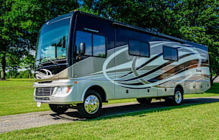 Renovated Bounder 33C Loaded 4 Fun/Great Floorplan