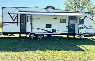 2016 Venture RV SportTrek 302VTH