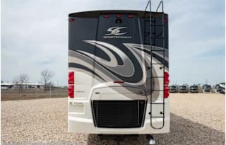Class A Diesel Pusher bunkhouse w/ 02 full baths