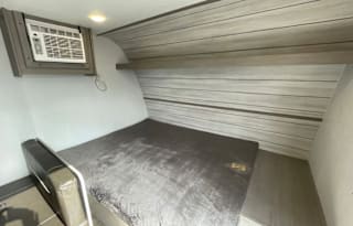 2024 Coleman Lantern  17B - Sleeps 5