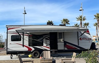 Family friendly Toy Hauler for San Diego Camping