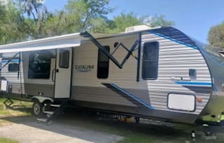 2022 Coachmen Legacy Edition 37 ft 303RKDS