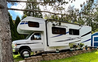 2021 Forest River Sunseeker LS 2550 26K **Extras**