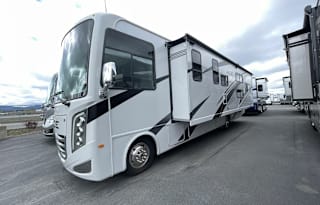 2024 Thor Ace 32B (Sleeps 8 to 9!