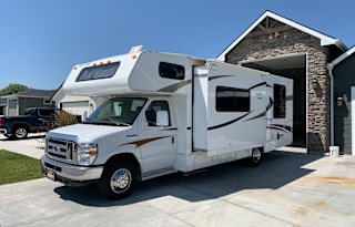 2013 Coachmen RV Freelander 26QB Ford 450