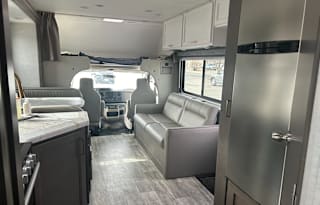2024 Thor Motor Coach Chateau 31EV