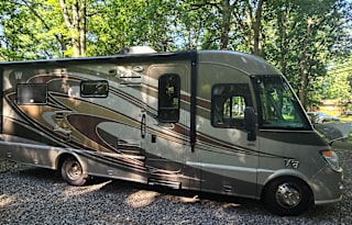2013 Winnebago - VIA 25Q - Mercedes Diesel