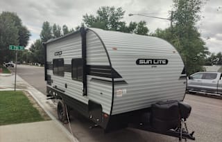 19'! Light! Comfy! Sgl. or Small Family! Delivery!