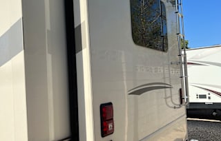 2019 Fleetwood RV Flair 29M