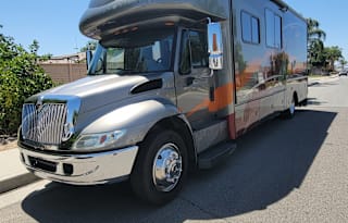 Gulf Stream SuperNova Super C Turbo Diesel 33ft